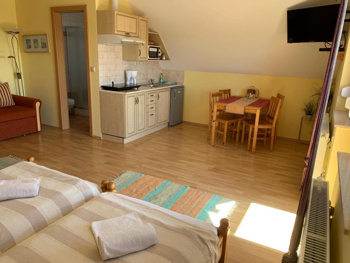 Holidaysport Haus Balatongyörök Buitenkant foto